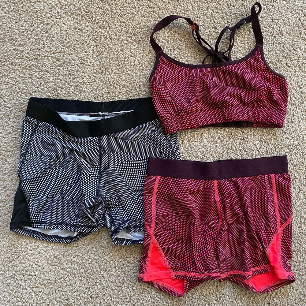Stylish Women's Workout Set - Black and Pink